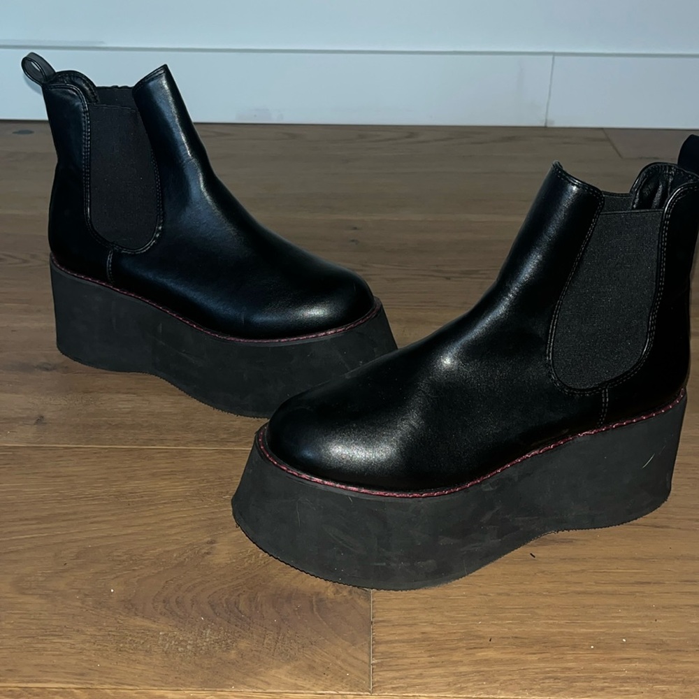 Black Platform Chelsea Boots